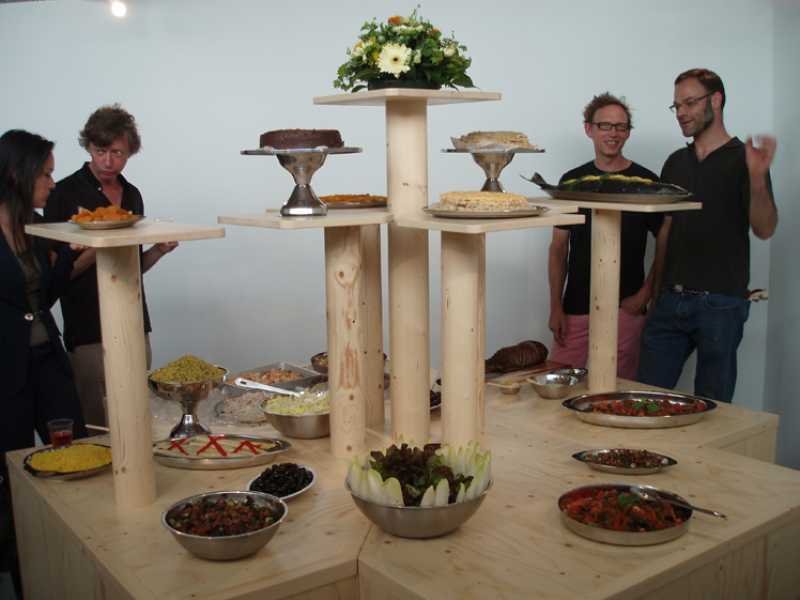 Raul Ortega Ayala, Melting Pots. A fiction based on facts; tijdens de Foodprint opening op 26-06-2009 foto: Stroom Den Haag