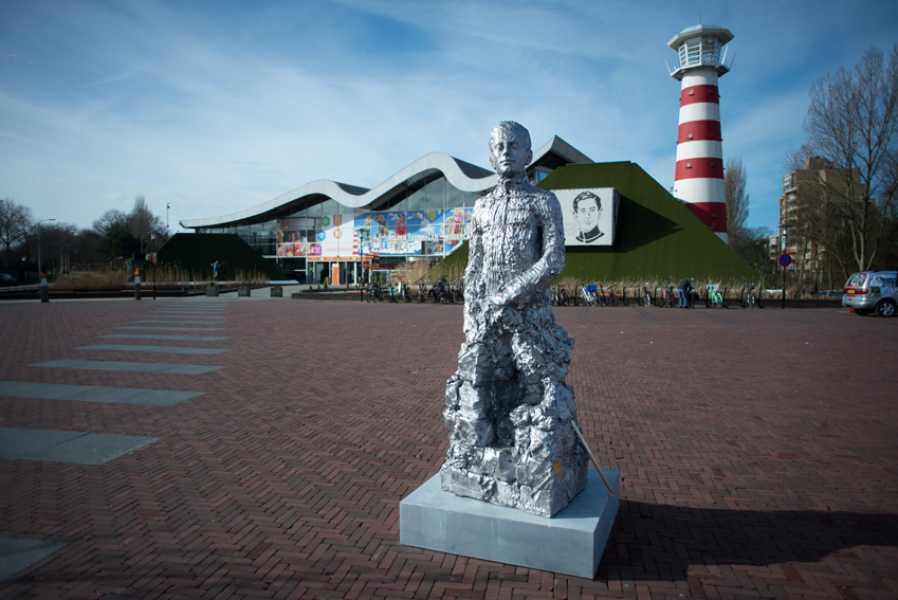 Jikke van Loon, kunstwerk ter ere van George Maduro, 2017 foto: Sander Foederer, courtesy Stroom Den Haag