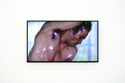 Lawrence Malstaf, 'SHRINK' foto: Myung Feyen, courtesy Stroom Den Haag