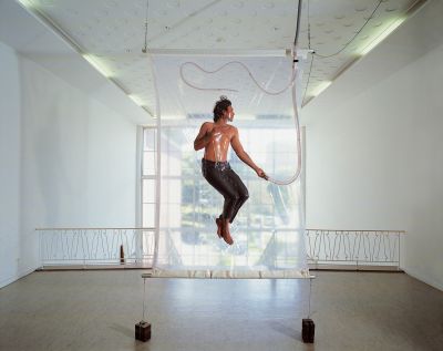 Lawrence Malstaf, 'SHRINK' foto: courtesy the artist