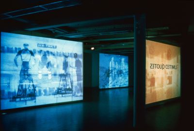 Metacity: Limited Quotes, Jan van Grunsven & Arno van der Mark, 1998 (video installatie) foto: Ernst Moritz, courtesy Stroom Den Haag