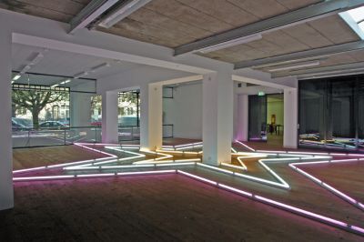 Mark Handforth, "Dark Star", 2005, courtesy Gavin Brown's enterprise, New York foto: Rob Kollaard, courtesy Stroom Den Haag