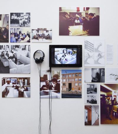 Ângela Ferreira 'Revolutionary Traces', installation view bij Stroom Den Haag, 2014 foto: Hein van Liempd, courtesy Stroom Den Haag