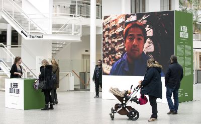 'Ik sterf, dus ik ben' in Atrium City Hall foto: Mylène Siegers, courtesy Stroom Den Haag