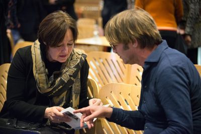 Jeroen Eisinga en wethouder Saskia Bruines, foto: Mylene Siegers