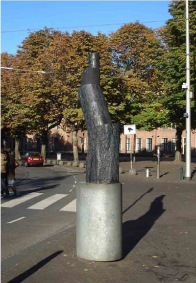 Sjoerd Buisman, 2003, 'Phyllotaxis Den Haag', brons foto: Renate Boere, Cas Marks, Laurens van der Pool