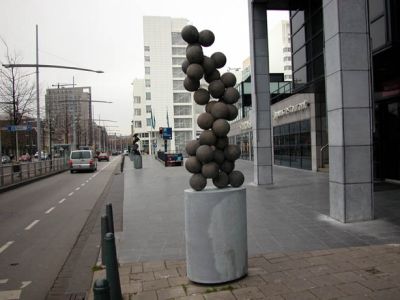 Leo Vroegindeweij, Zonder titel, brons, 2004 foto: Stroom Den Haag
