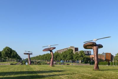 Huang Yong Ping, 'Ling Zhi Helicopters', 2020. Foto: Ralph Kämena, 2025
