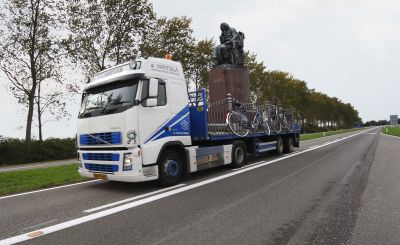 Spinoza op weg naar Amsterdam foto: montage: Hans van Houwelingen