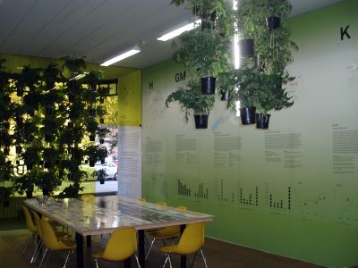 Greenspotting Haaglanden presentatie in de entreehal, foto: Stroom Den Haag